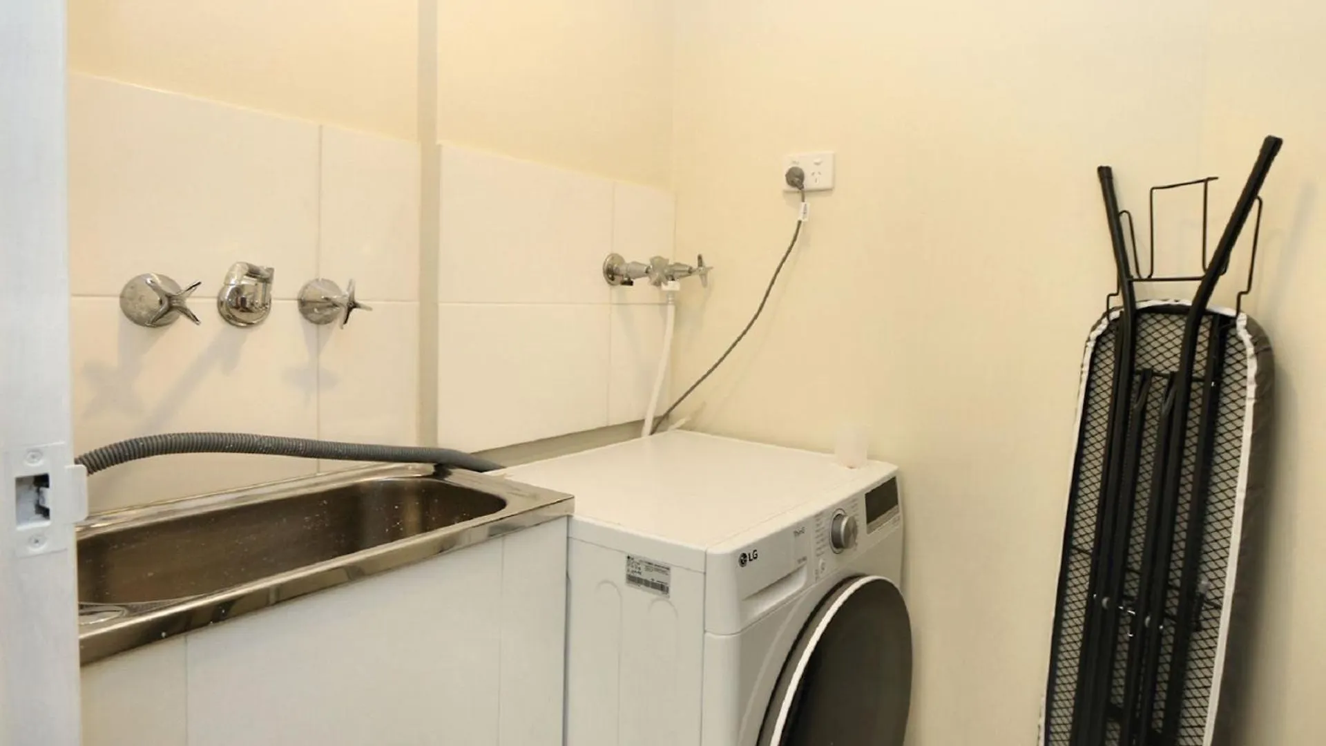 Platinum Apartments - Unit 2 Bargara 0*,  Australia
