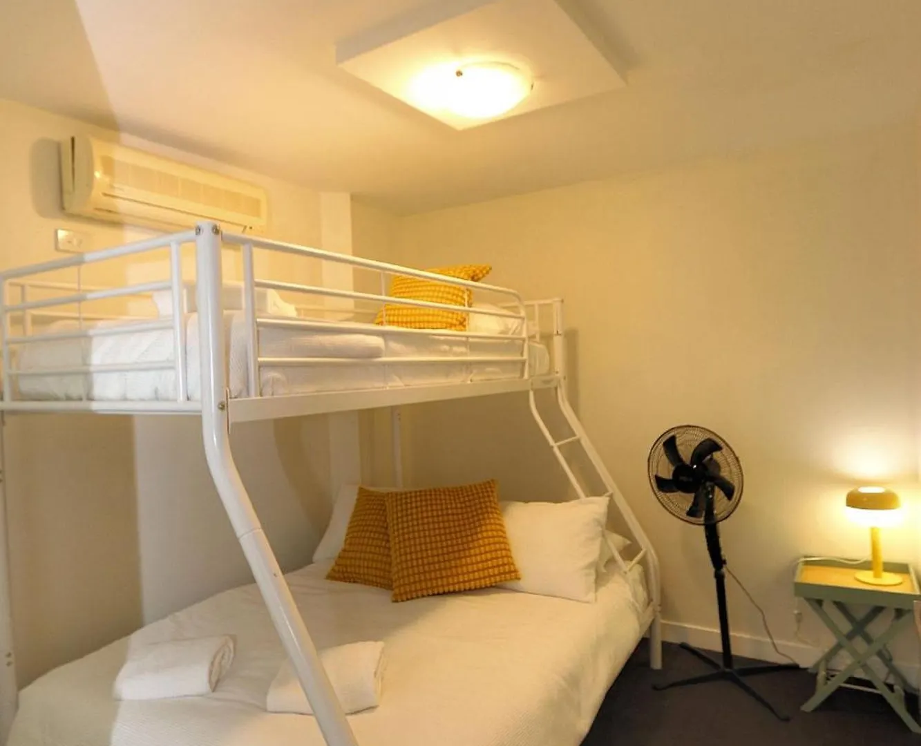 Platinum Apartments - Unit 2 Bargara
