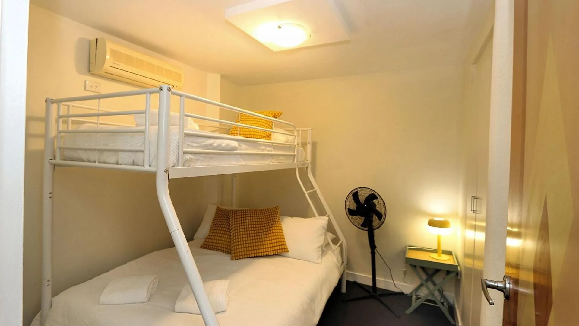 Platinum Apartments - Unit 2 Bargara