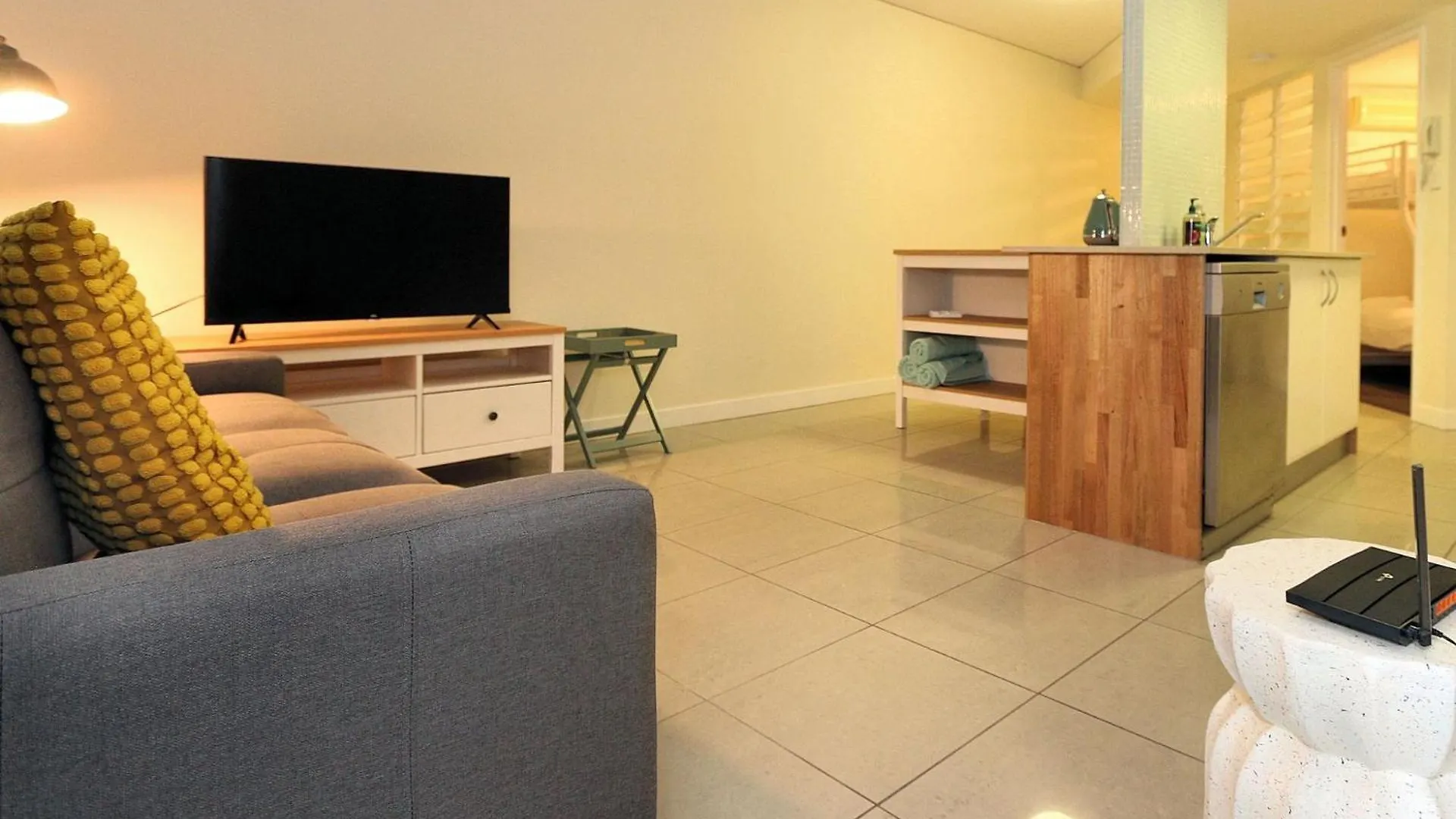 Platinum Apartments - Unit 2 Bargara
